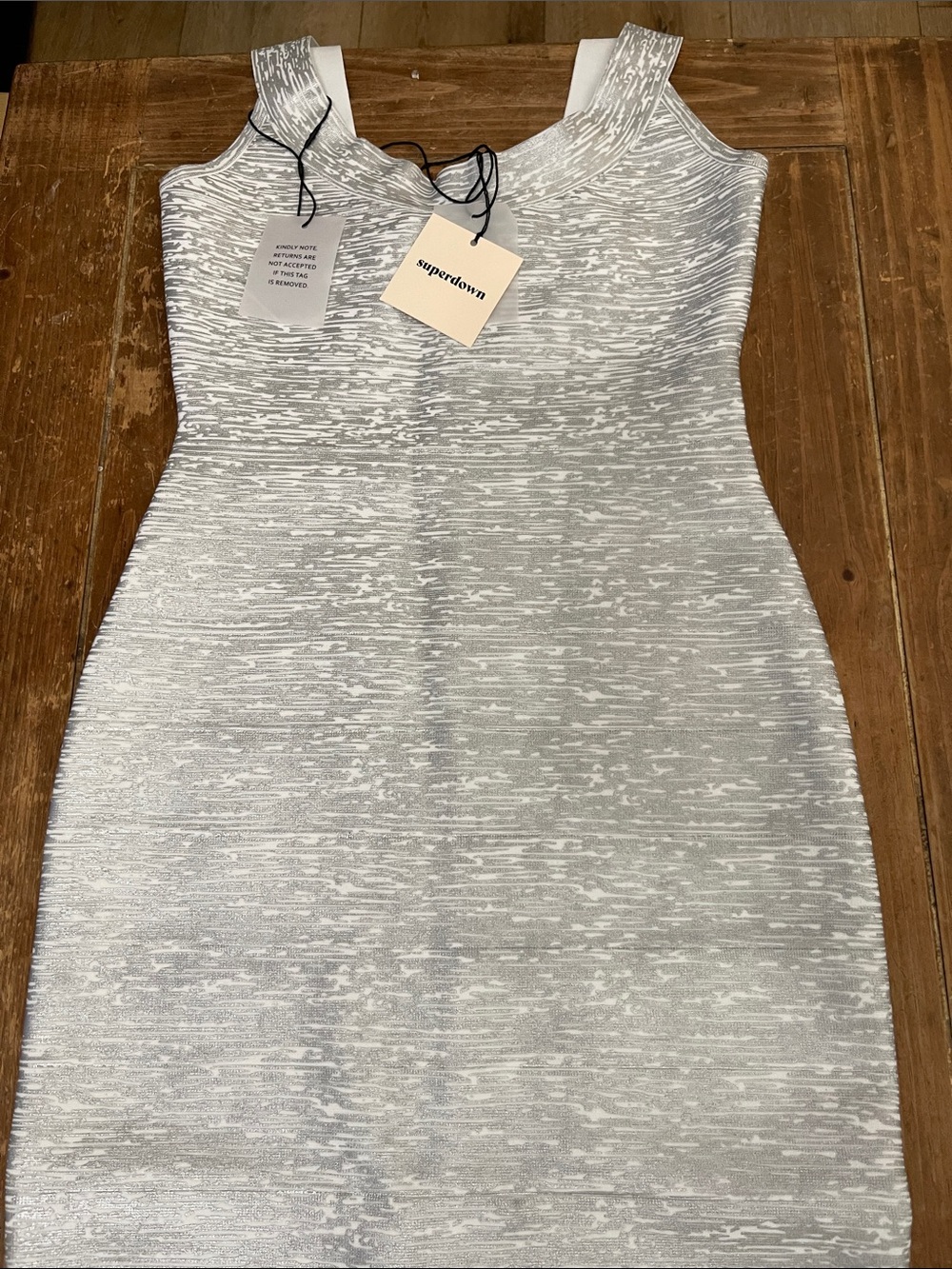 superdown Silver-White Textured Sleeveless Midi Dress